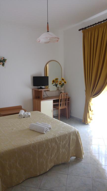 Villa Natalina Forio di Ischia Værelse billede